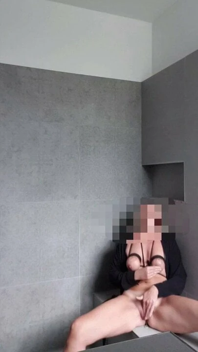Julie's orgasm in the bathroom