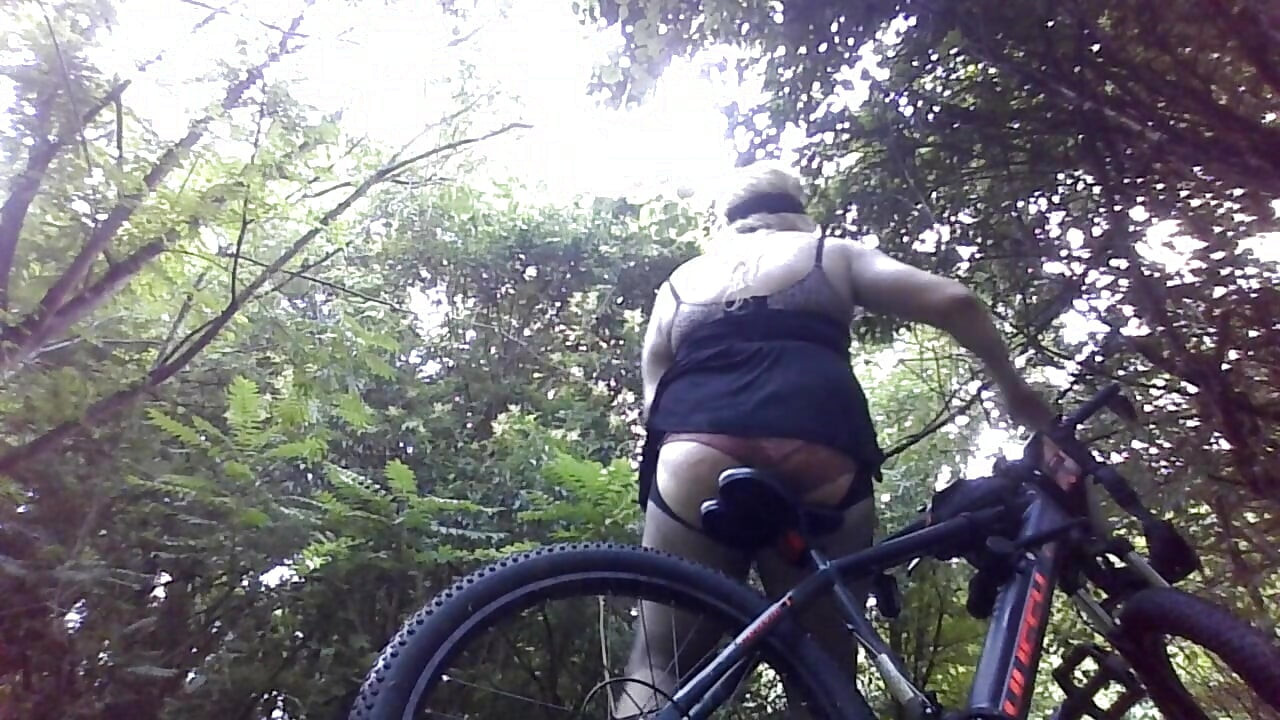 CD Slut Turns Bike Seat Into Sex Toy Outdoor