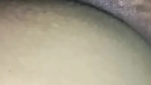 Die muschi meiner stieftante wurde mit Öl massiert und gefingert.