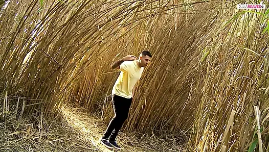 Ficken in der freien natur ist großartig, wenn keine ameisen gekrabbeln