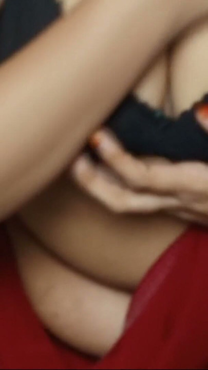 Beautiful Girl Red Saree Big Boobs Press – Indian Desi Hot Video | Clip 1