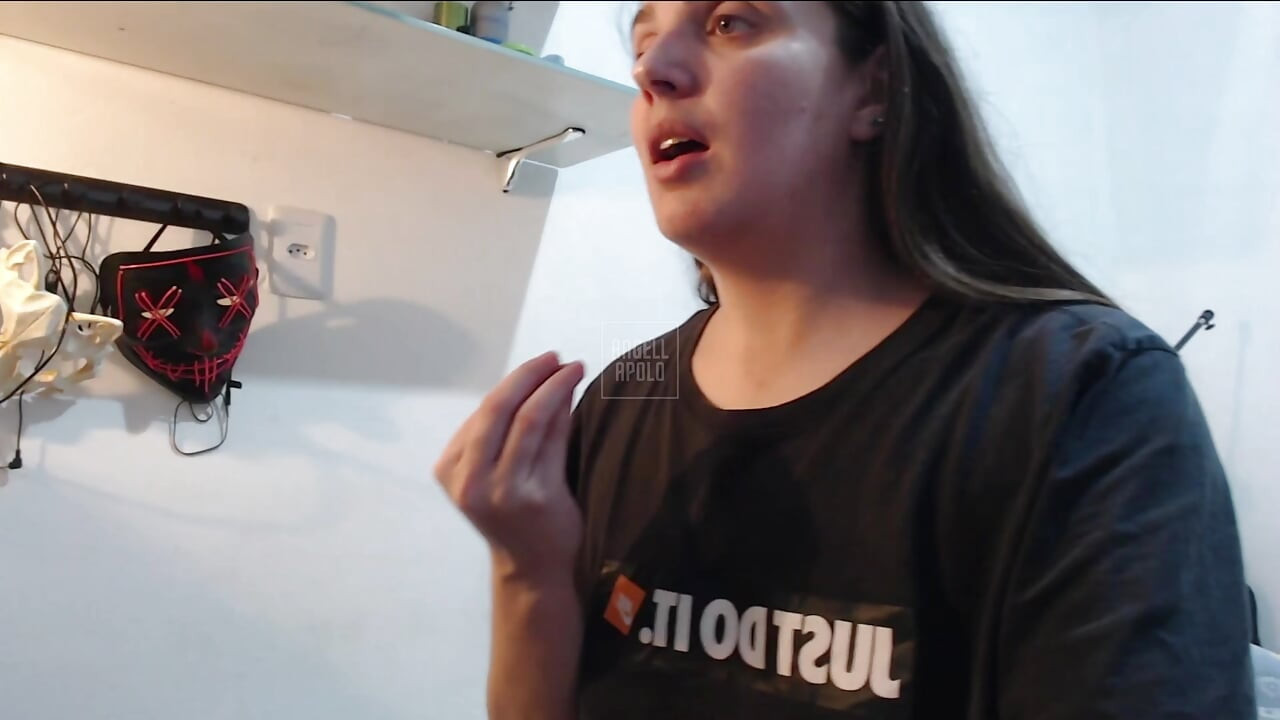 Rubia Con Culo Grande Bailando En La Habitación En Directo