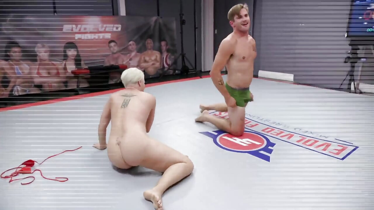 Helena Locke vs Nathan Bronson gemengd worstelen