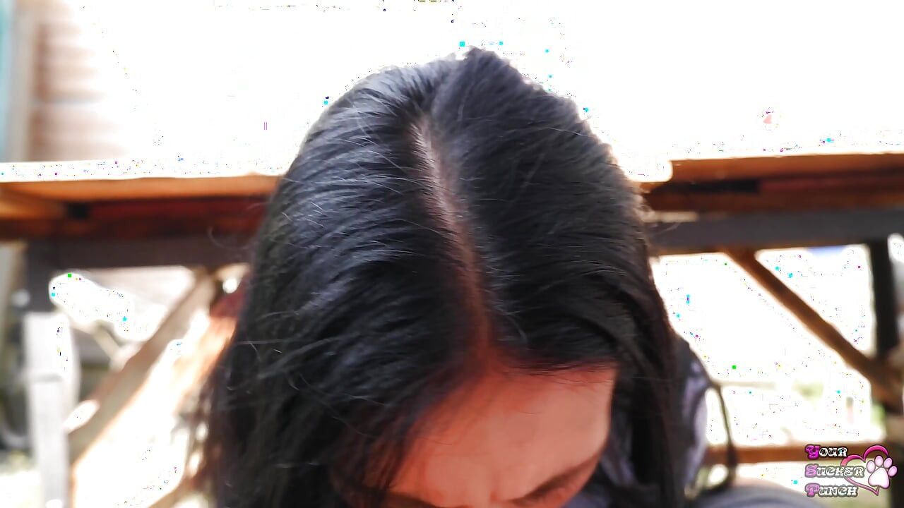 彼が本を読んでいる間に彼氏にフェラチオをしました