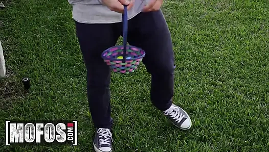 Mofos - petualangan liar alice merches dan sadie hartz ngentot kontol di luar ruangan