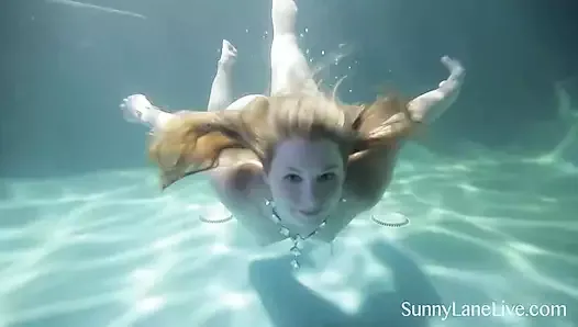 Naked Nympho Sunny Lane Blows A Hard Dick Underwater!