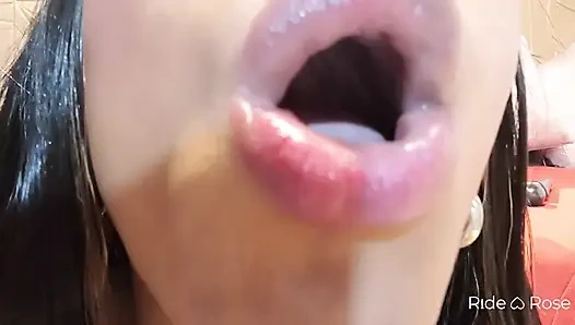 Onun her hareketinde daha fazlasını istiyorsun