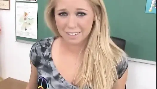 Murid hot rambut pirang dientot habis-habisan dan dicrot di mulut sama kontol besar