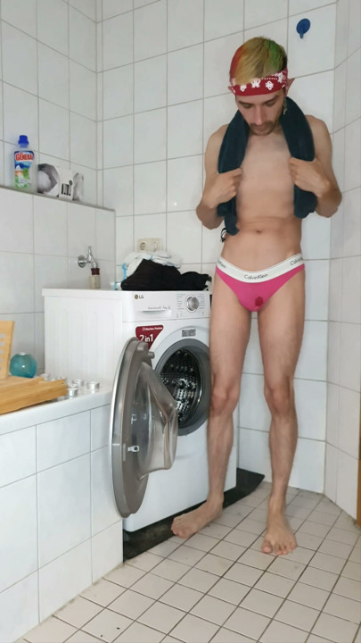 First of all, re-fence the clean laundry | Clip 1