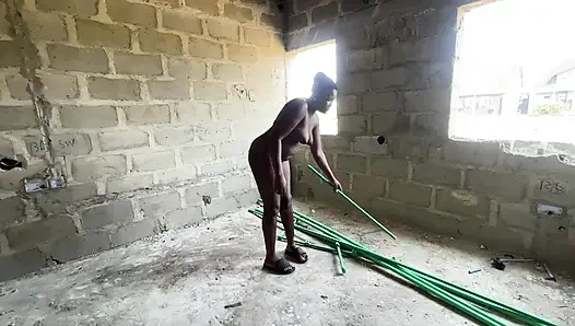 Pacarku minta aku bekerja sebelum dia ngasih aku uang, dia ngentot aku habis-habisan