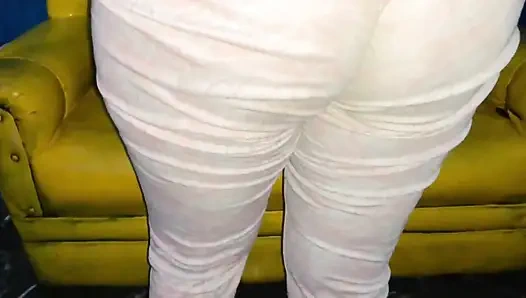 Crampie Arab Wife in Saudia Arabia