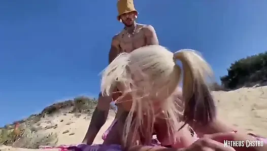 Ich fickte einen latina-touristen an einem öffentlichen fkk-strand in Portugal