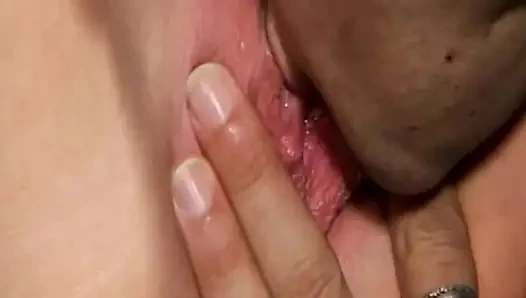 Групповуха С Милфой Шлюхой Глотает Сперму