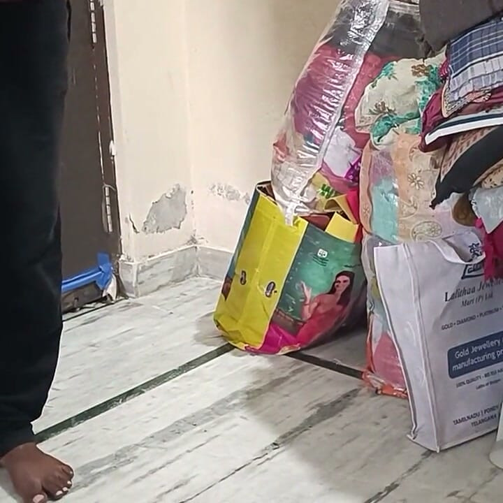 India caliente hermosa tía folla con mucama en dormitorio disfruta del sexo con él