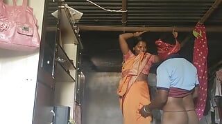 Дези Village, красивая бхабхи занимается сексом с камшотом в киске