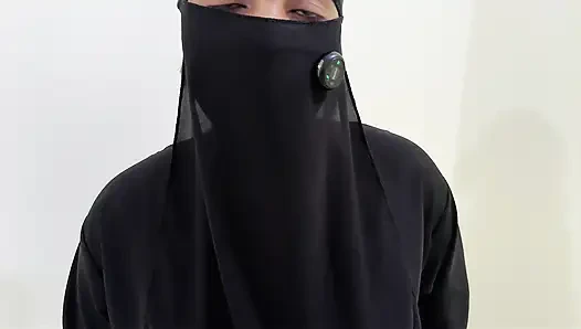 Istri berhijab yang cantik dientot sama bosnya demi pekerjaan promotion__ desi hd xxx