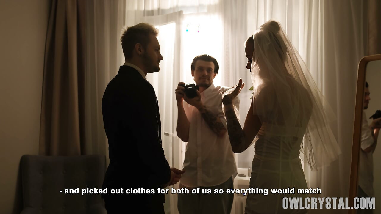 The luxury bride is left alone with the photographer and cheats on her groom