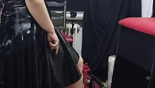 Xxl MILF Domina Trains Slave Pig with Folienbondage and Trampling