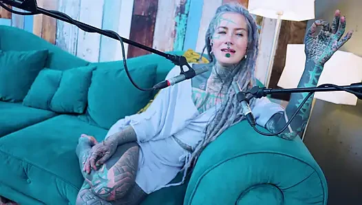 Aku lagi ngomongin tentang m - music - asmr podcast sfw lagi ngomongin cewek gotik bertato rambut gimbal