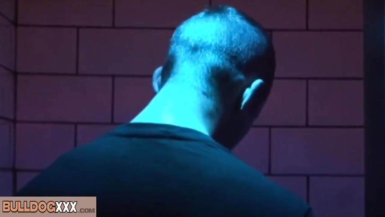 Bulldogxxx - follada en los baños