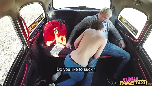 Frau fake Taxi - Therese bizarr reitet großen schwanz für eine kostenlose fahrt