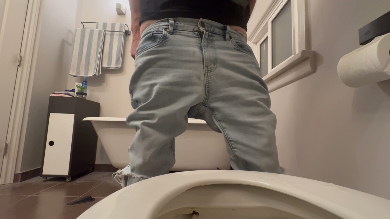 Could barely contain my piss! I had to go so bad. Sprayed in my pants before I could get it out.