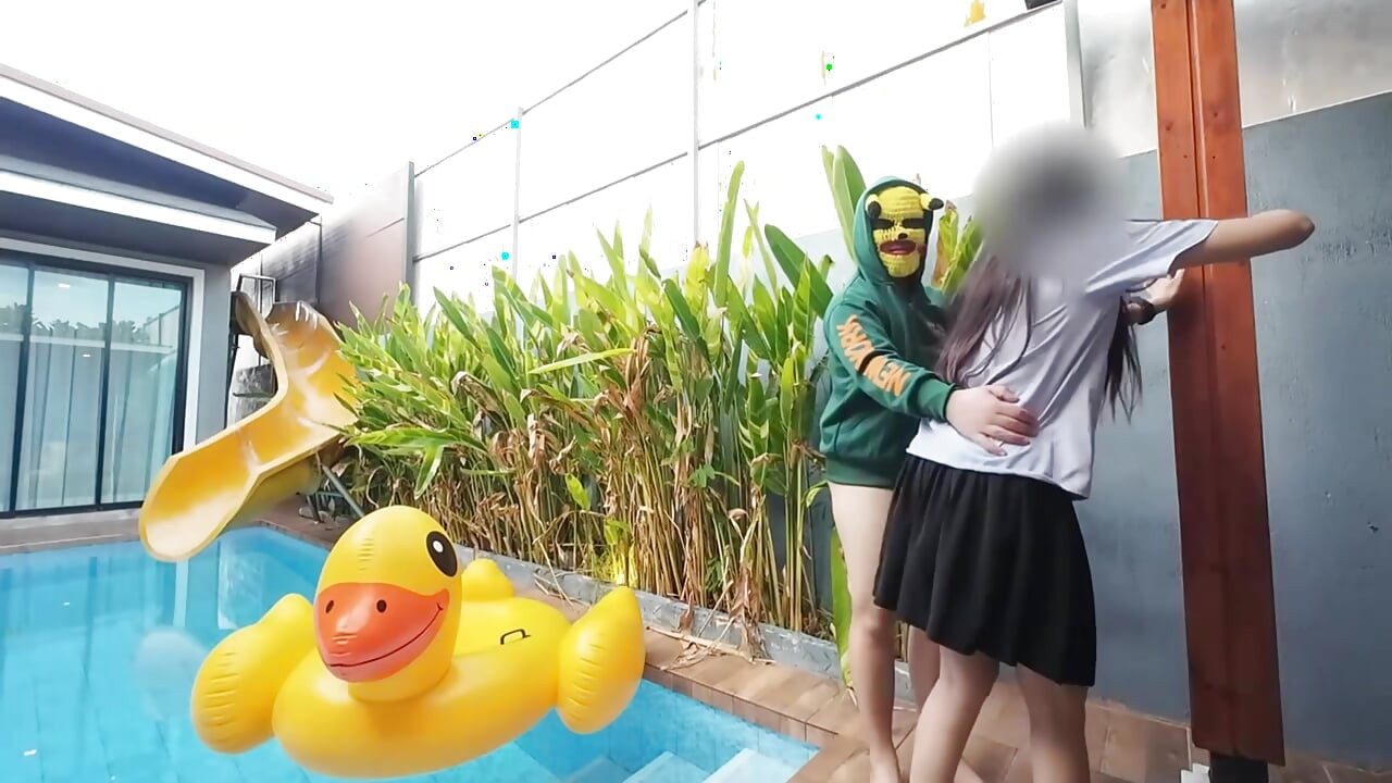 NiNewThai a stacked curry Pool Villa XXX Getting a student's stabbed in the middle of the handle screaming