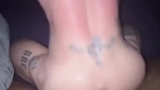 Глубокое проникновение в большой черный член