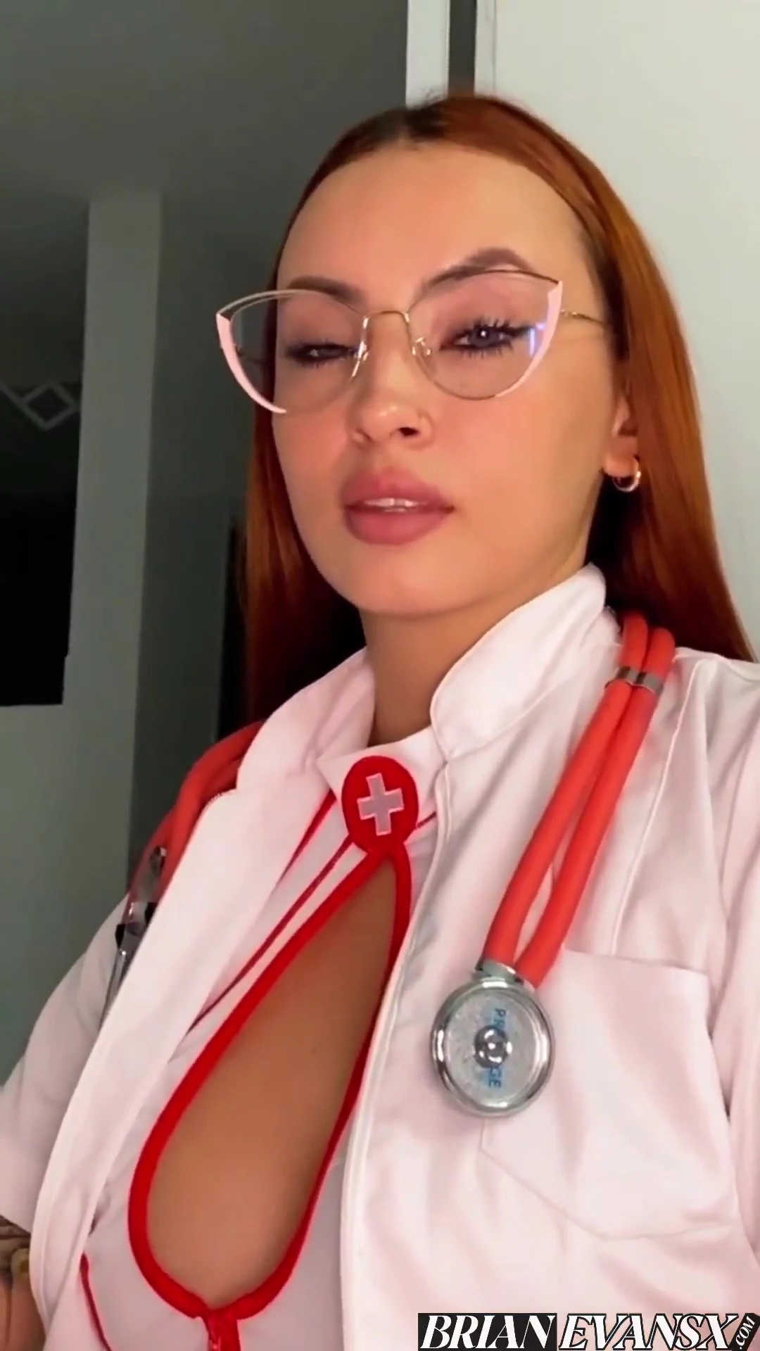 Oral seks ve büyük beyaz popo, Brian Evansx ile Andrea Castro için sıcak doktorun tarifi