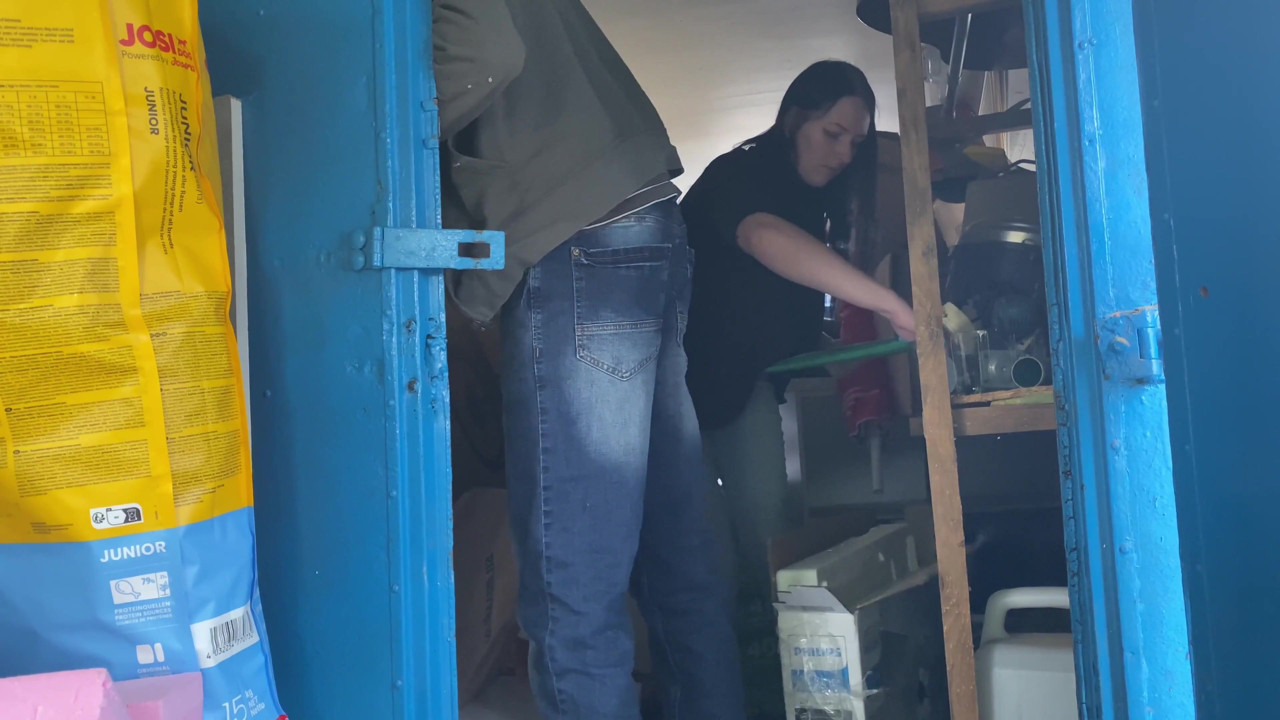 A Warehouse Worker Fucked the Manager Hard Right There on the Boxes and Put Her in Her Place