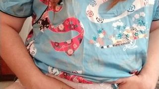 Streicheln und im chinesischen Kleid kommen