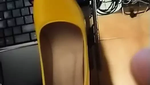 Ayakkabılarıma boşal