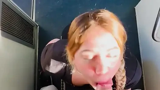 Erkek arkadaşımın penisini farklı yerlerden emdim