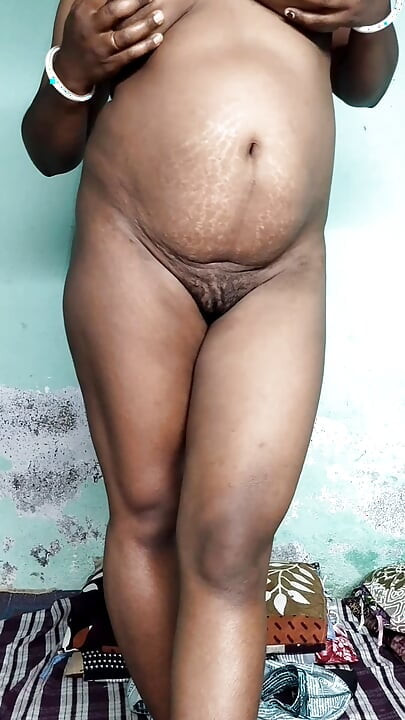 Show de belle-mère desi avec un gros cul