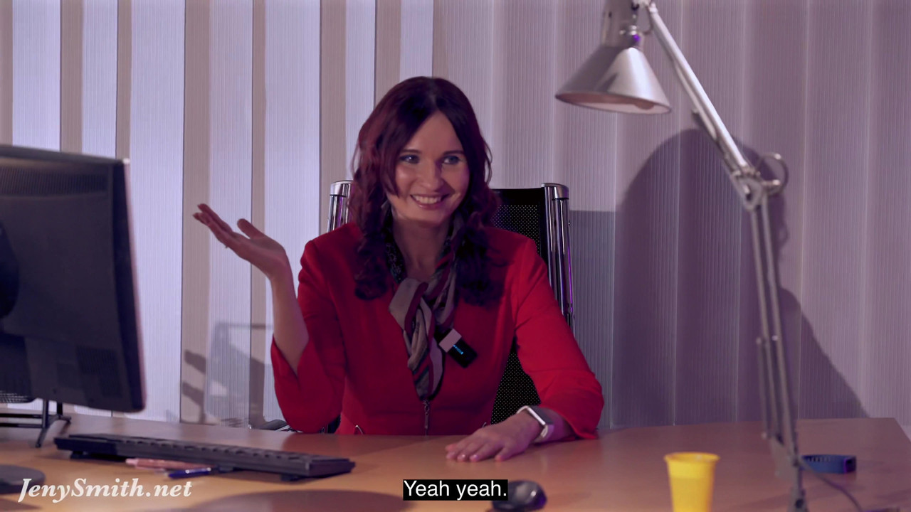 治疗不安全：她在中途脱衣服