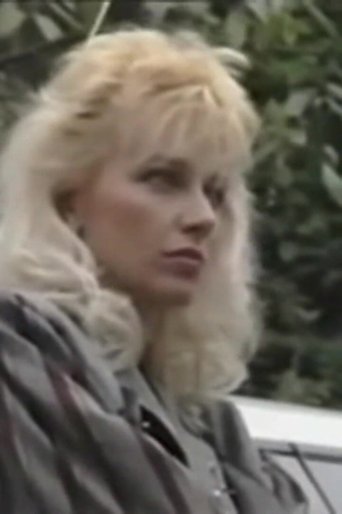 สาวสีผมน้ําตาลแดงกับสาวร่านสุดขีด!