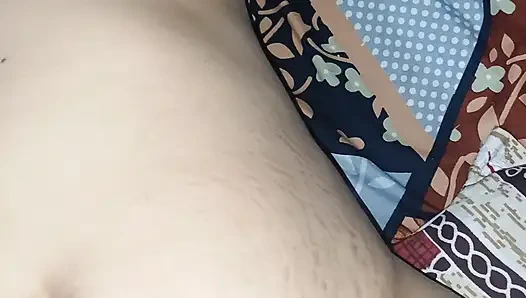 Kakak ipar india yang baru menikah beberapa hari lalu kepergok sama kaldu suaminya yang masih muda