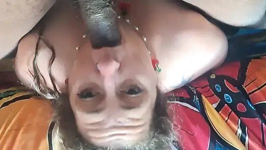 Wajah cewek super semok penurut ini dientot habis-habisan sama kontol besar pria kulit hitam