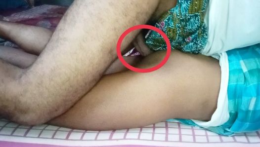 Grote anale homo Ghush zonder condoom geneukt door grote pik zonder condoom Assamsexking in een kamer desi-stijl