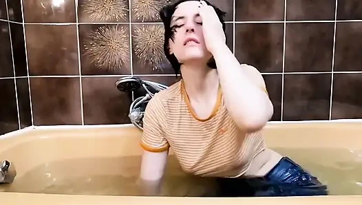 Stepsister gets dunked JOI