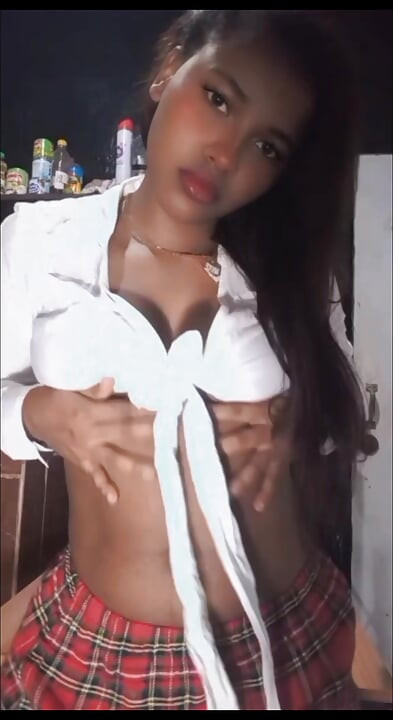 Tu morena cachonda te estaba esperando en sus páginas VIP no te lo puedes perder