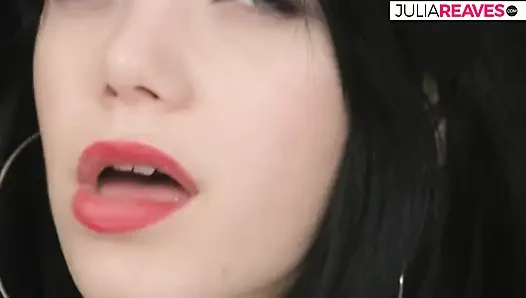 Hottie rubs clit with a sex toy to an orgasm