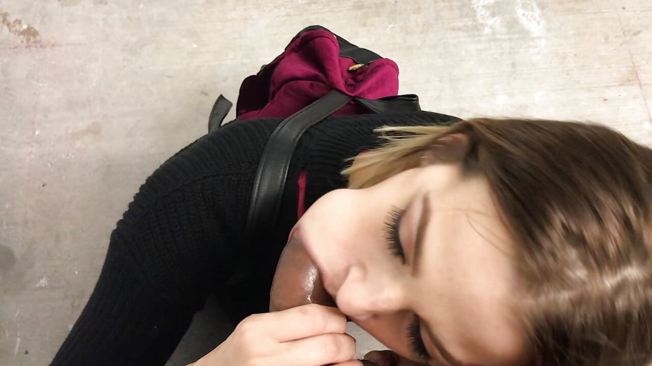 Risky Sloppy Car Horny Blowjob