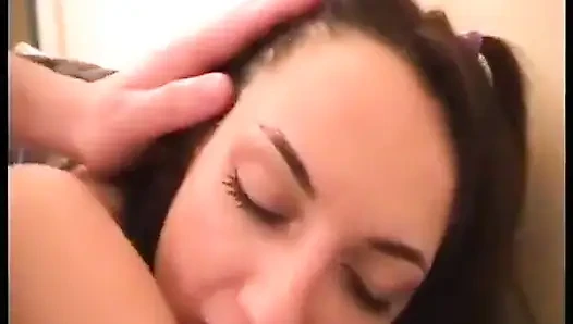Kız öğrenci ilk kez sikiliyor