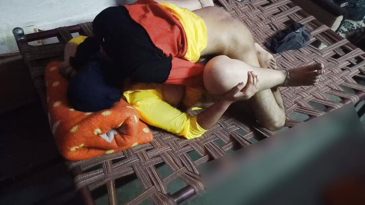 村の外でハードコアなアソコ、MMSデシガールのアソコ、屋外セックスXxx
