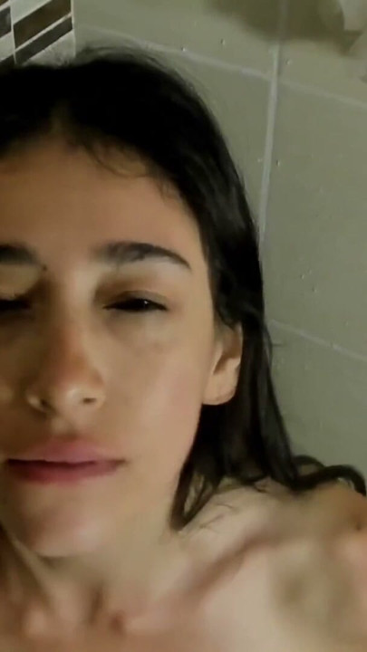Shower show | Clip 2