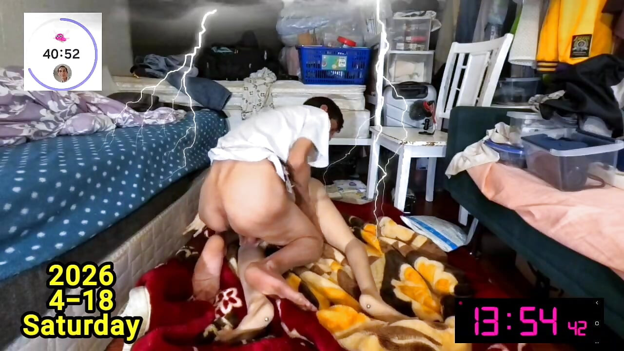 18세 이상 자지를 따먹는 운 좋은 날