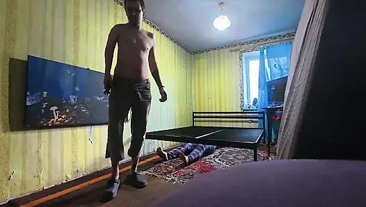 Kamera arkası, kesilmemiş. Yeni bir seks yatağı inşa ediyoruz