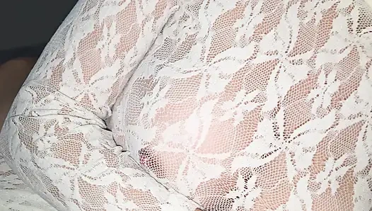 Vollbusige amateur-ehefrau gibt mir entspannenden blowjob