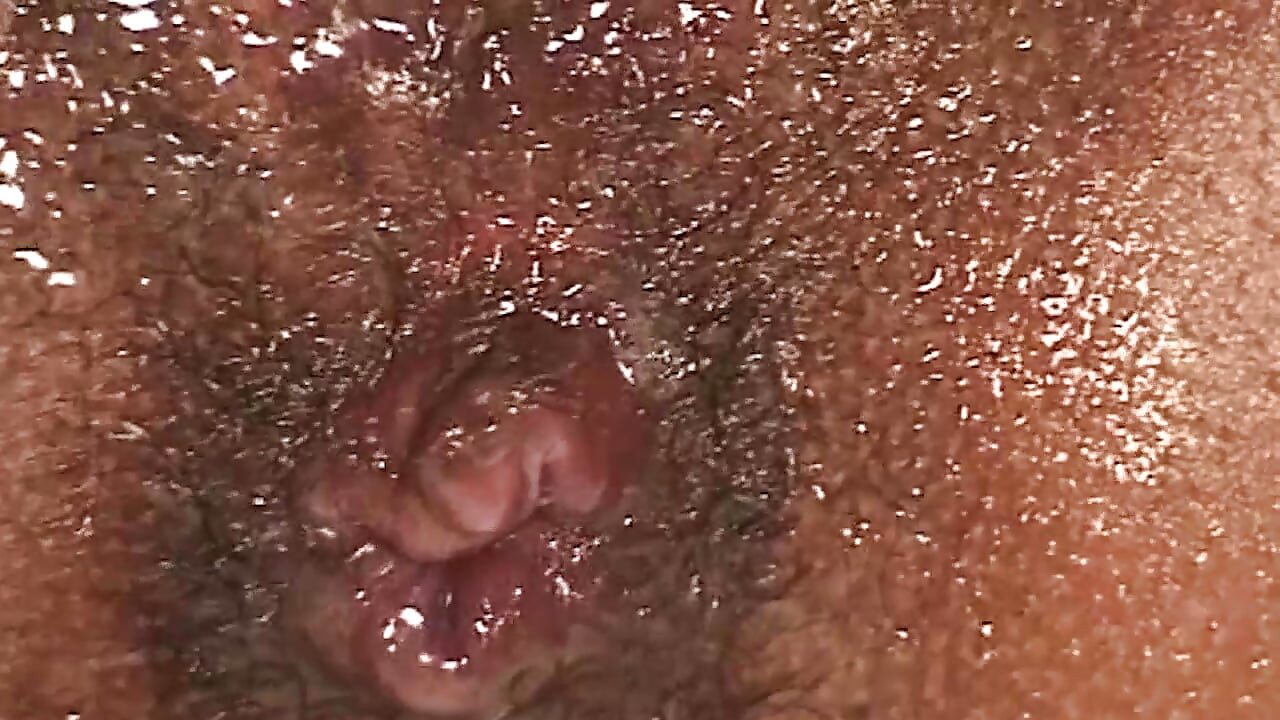 Odbyt rosebud ciężarnej MILF rozciągnięty i ociekający mokro